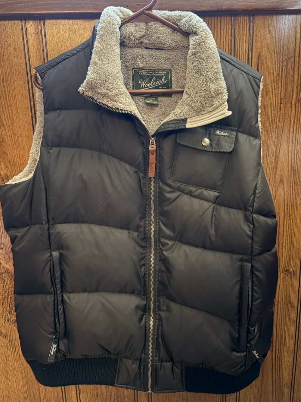 Woolrich Black Puffer Vest Women’s XL Duck Down Faux Fur Lined Like New
